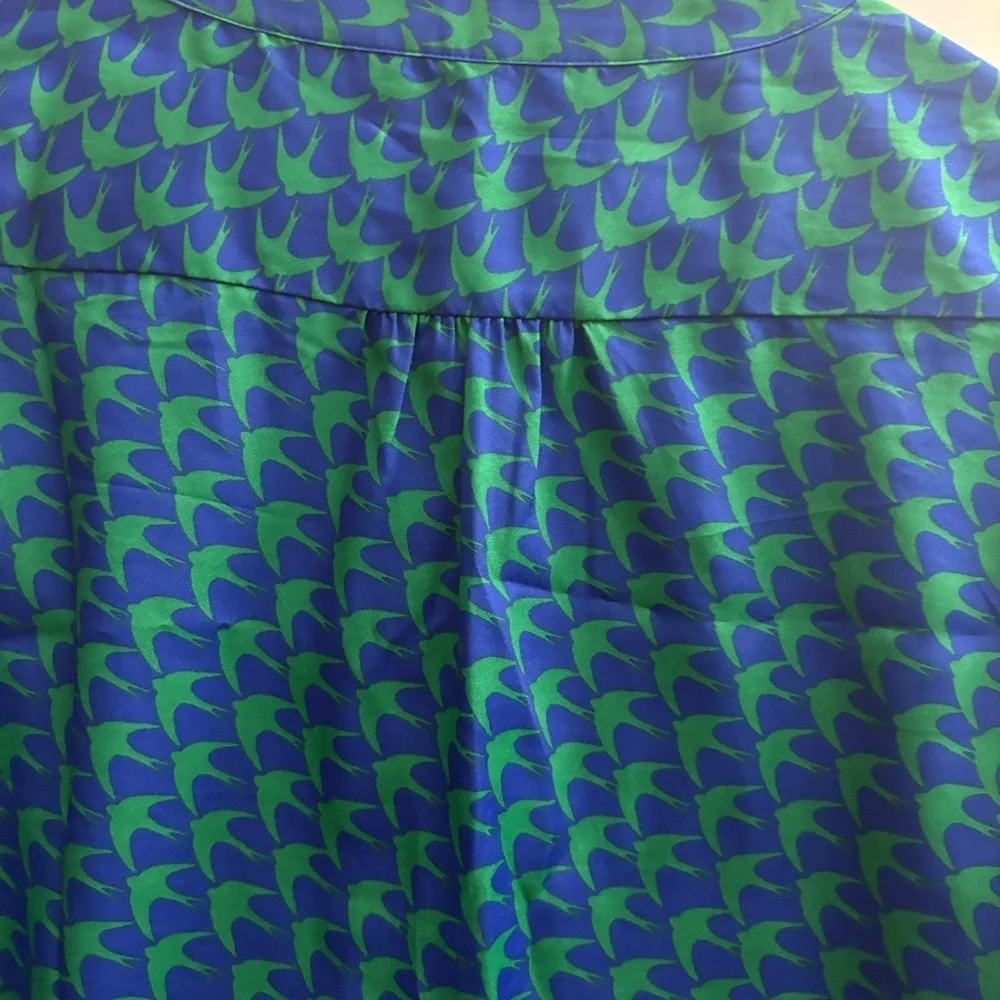 Banana Republic Blue and Green Blouse - Picture 3 of 11